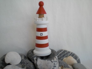kleiner gedrechselter Holz-Leuchtturm, handgearbeitet, in rot und weiß, 10,5 cm, maritime Deko kaufen