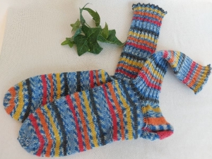 handgestrickte warme Socken in Gr. 40/41, bunt gestreift kaufen  - Handarbeit kaufen