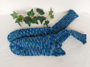 handgestrickte warme Socken in Gr. 42/43, grün/blau/weiß kaufen    - Handarbeit kaufen