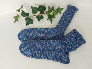 handgestrickte warme Socken in Gr. 38/39, in blau gemustert kaufen   - Handarbeit kaufen