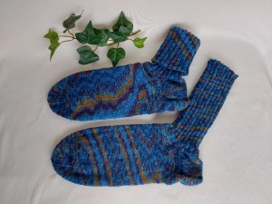 handgestrickte warme Socken in Gr. 46/47, blau/braun/aubergine kaufen  - Handarbeit kaufen