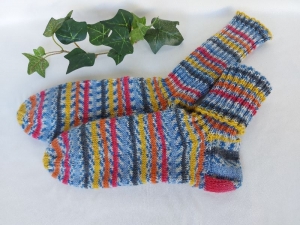 handgestrickte bunte Socken in Gr. 42/43 kaufen   - Handarbeit kaufen