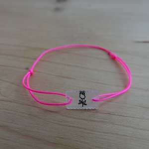 Pinkes Armband (0,8 mm) mit selbstgemaltem Rosen-Anhänger