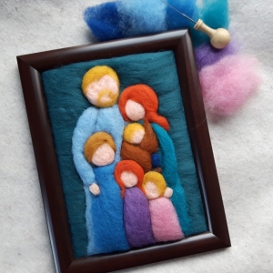 Handgefilztes, individuelles Familienportrait aus Wolle (6 Personen: 2 Erwachsene und 4 Kinder)