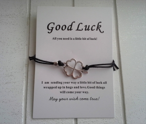 Armband ♥ Good Luck ♥,  mit Schmuckkarte, geknüpftes Armband mit Kleeblatt-Anhänger 