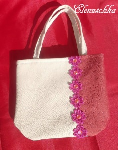Kinderhandtasche mit 6 dekorativen rosa Blüten