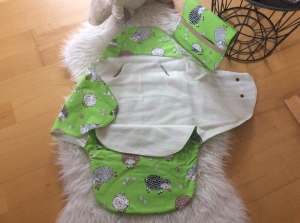 Praktische Baby Einschlagdecke mit passender Wickeltasche - Handarbeit kaufen
