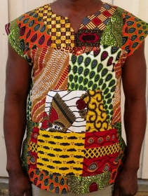 Farbenfrohes afrikanisches Shirt mit Kängurutasche - Handarbeit kaufen