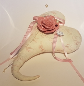 Herz aus hochwertigem Baumwollstoff in beige und rosa - mit Liebe ♥ handgemacht von Manuela Neuwöhner - als Geschenk für Lieblingsmenschen ansehen - Handarbeit kaufen