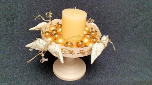 Vintage Etagere - Metallteller auf Fuß mit Kerze und Engelsflügeln - mit Liebe ♥ genäht und dekoriert von Manuela Neuwöhner -  Tischdeko zur Hochzeit kaufen - Handarbeit kaufen