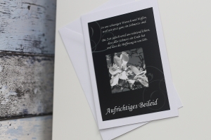 Trauerkarte mit Fotomotiv Blume