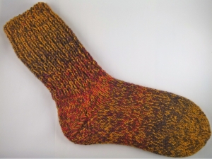 Handgestrickte extra dicke Socken in senfgelb/ braun Größe 42/43 - Handarbeit kaufen
