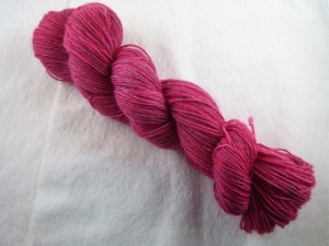 Handgefärbte Sockenwolle Tweed (100gr /420m) Süßkirschen