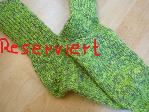 Handgestrickte extra dicke Socken in Größe 43/44 grün/grau *reserviert*