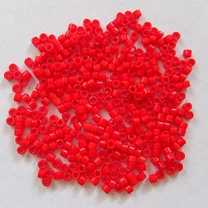 5 gr. Miyuki Delica, Zylinderperlen, rot opak, sattes rot, opak vermillion red, zum Herstellen gefädelter oder gehäkelter Schmuckstücke aus Glasperlen
