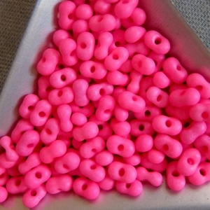 20 Gramm Farfalle Perlen, 3,2 x 6,5 mm - neon pink, Schmetterlingsperlen, böhmische Glasperlen  - Handarbeit kaufen