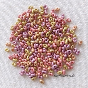 20 Gramm Farfalle Perlen, 2 x 4 mm - pastell bunt mix, Schmetterlingsperlen, böhmische Glasperlen  - Handarbeit kaufen