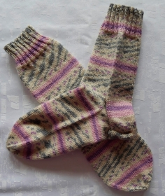 handgestrickte Socken Gr.36-38 in rosa/grau gemustert