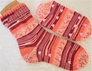Hausschuh-Socken Gr. 42/43 in pink/rosa-gestreift mit Stoppersohle - Handarbeit kaufen