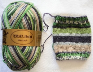 handgestrickte Socken in Wunschgröße braun/grün gestreift - Handarbeit kaufen