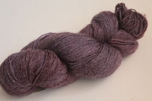 Handgefärbte Wolle Merino-Bambus-Seide Nr. 262 für Socken und mehr von Farbenspielerei - pflanzengefärbt -