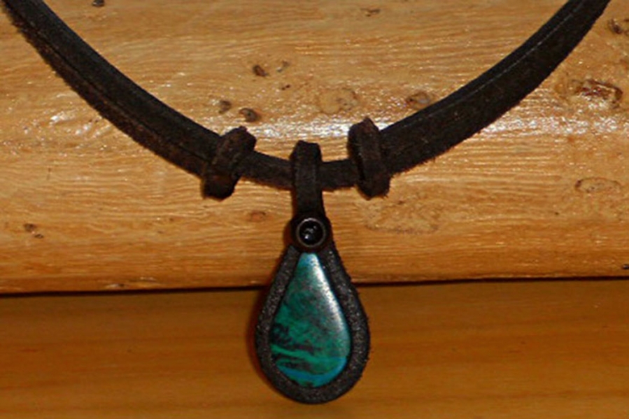 Handgefertigte Indianerschmuck Inka Halskette Energie Lederkette Amulett Türkis Stein Indianerkette Indianer Glücksbringer