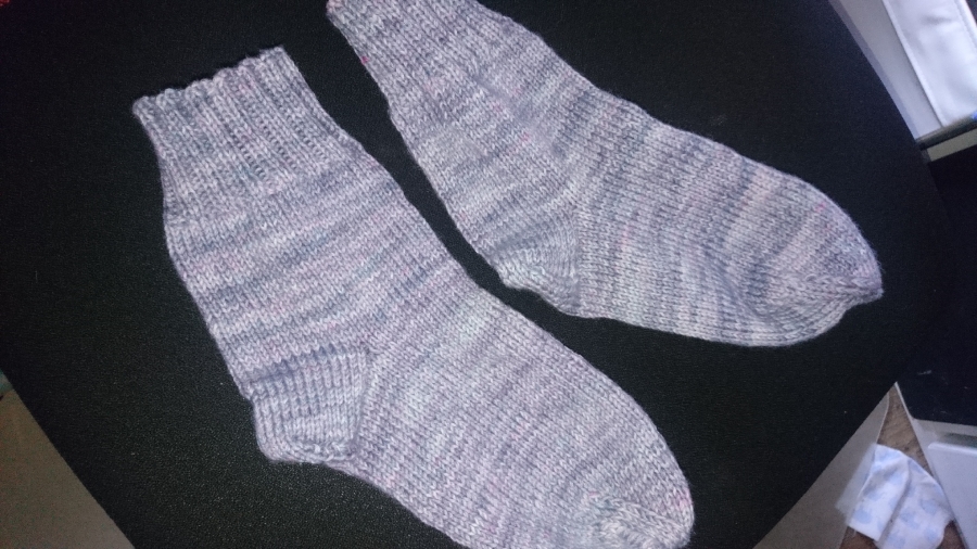 Meine neuen Socken mit der Wolle von Nakina